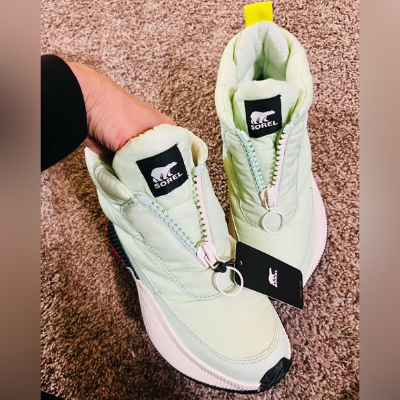 Sorel Women's Out 'N About Puffy Zip Waterproof Boot - Picture 5 of 14